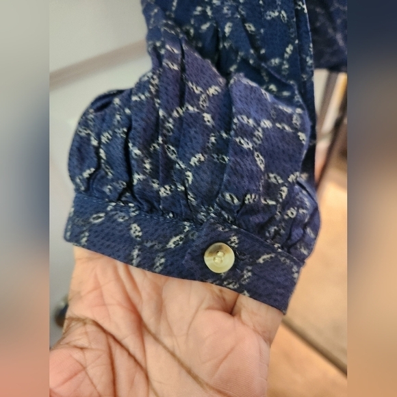 H&M Geometric Pattern Sheer Blue Blouse - Picture 4 of 7